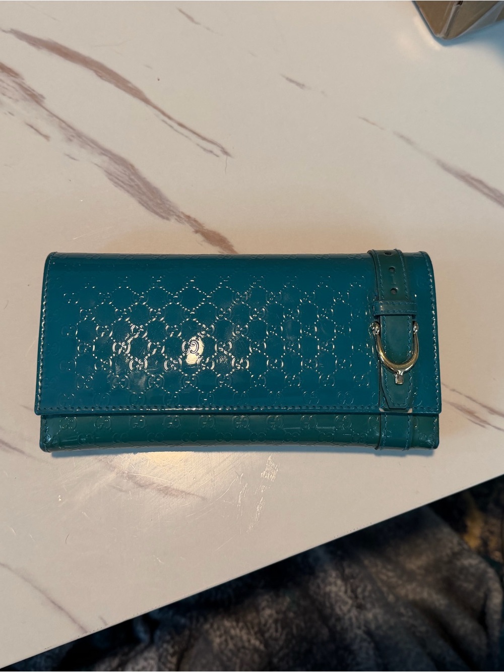 Gucci Teal Patent Leather Embossed long wallet with Gold-Tone Buckle - Picture 2 of 9